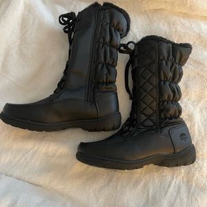 Totes women’s waterproof snow boots. Black. Size 9.